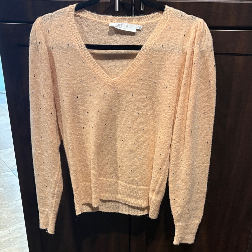 Astr Peach V-Neck Sweater with Subtle Dots